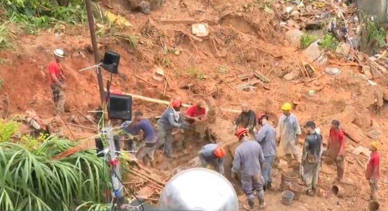 
Passa de 20 o número de mortos devido às chuvas em SP; buscas por desaparecidos continuam