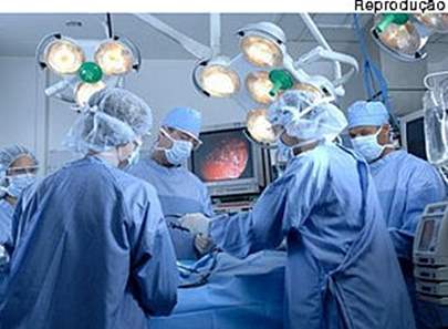 Médico é condenado após cobrar paciente por cirurgia garantida pelo SUS