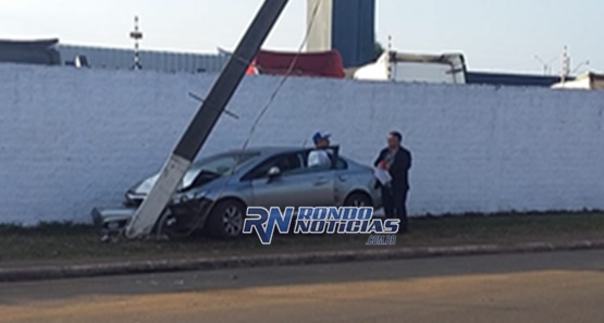 Motorista em alta velocidade derruba poste de energia e foge em Porto Velho