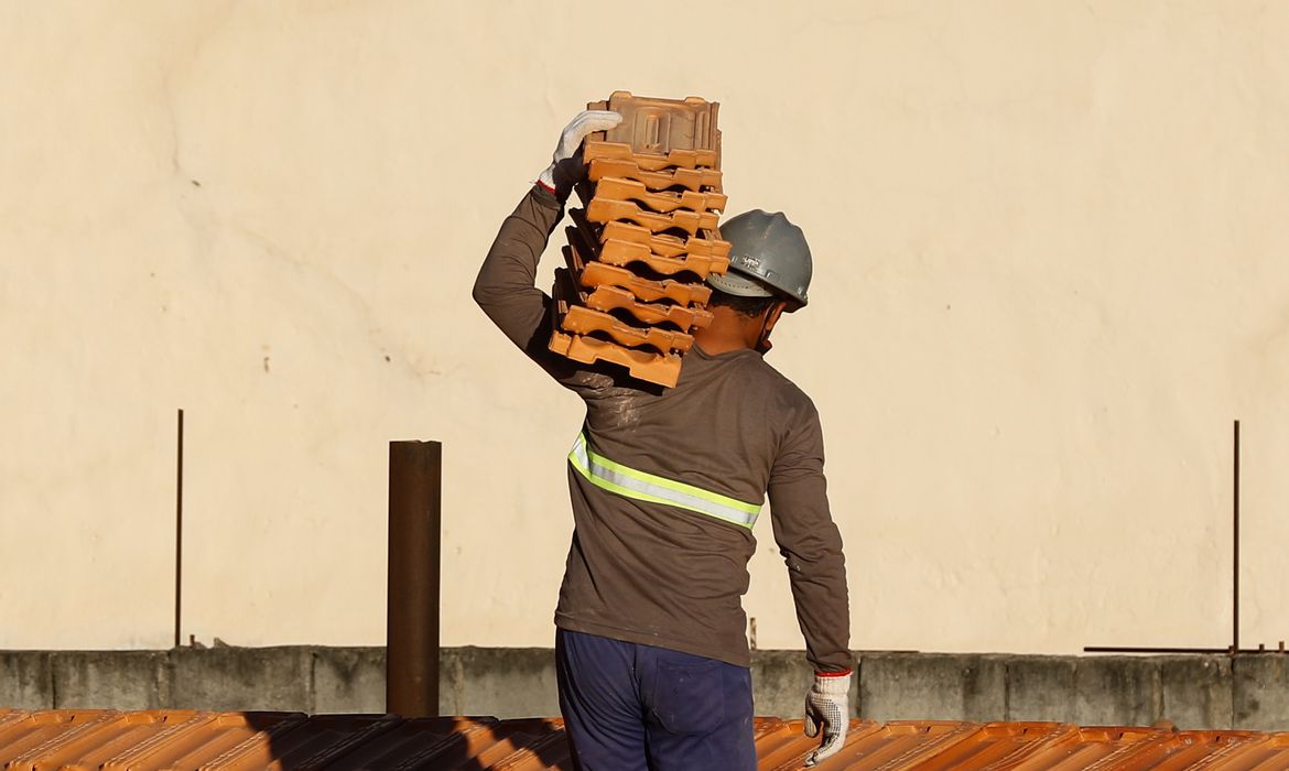Preços da construção Civil aumentam 0,99% em março, informa o IBGE
