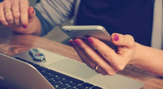 
Conta de telefone é a dívida mais negociada em feirão da Serasa para limpar nome
