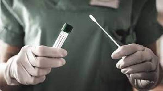 Teste que identifica covid e influenza A e B já é vendido em farmácias