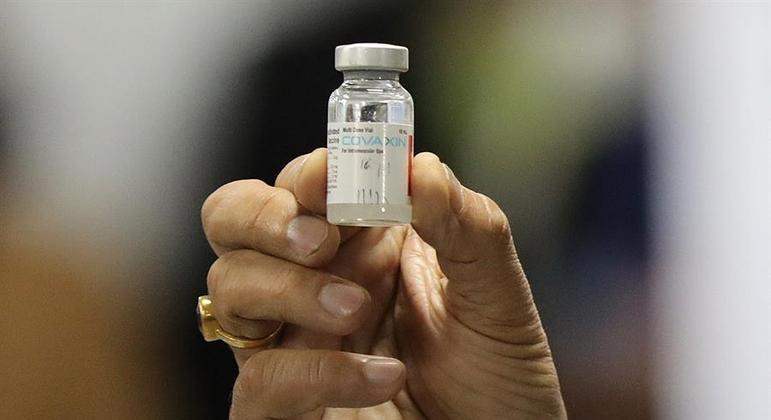 Covid-19: Anvisa autoriza estudo clínico da vacina Covaxin no Brasil
