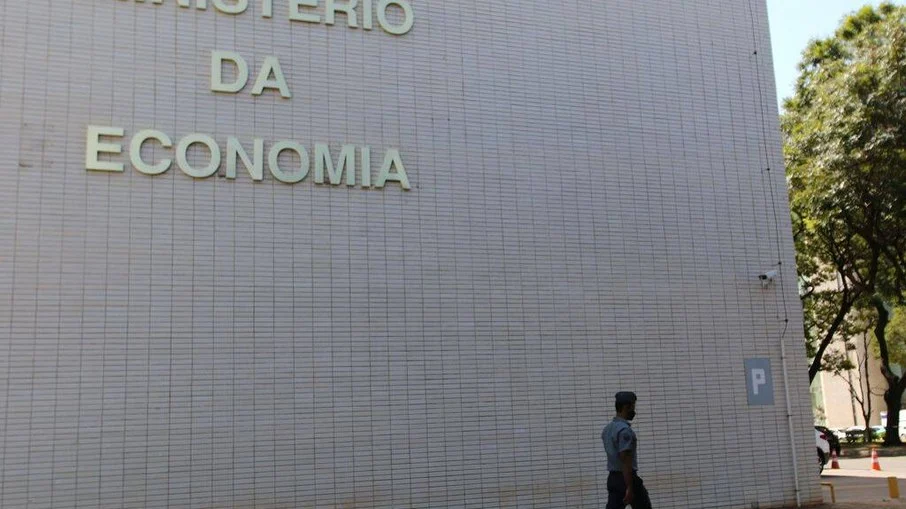 Ministério da Economia estima 2,7% de alta no PIB de 2022, com inflação em 6,3%
