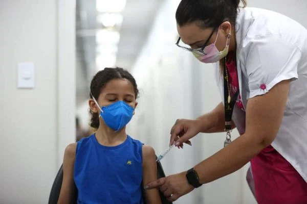 Ministério da Saúde inclui Coronavac no plano de vacinação infantil contra Covid-19