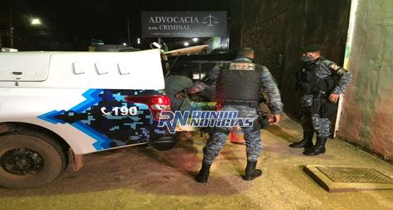 PM prende traficante com 4 kg de cocaína em vila de apartamentos na capital