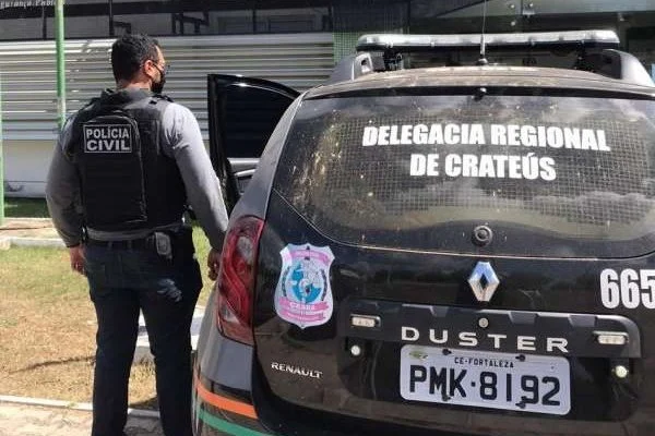 Pai é preso pela polícia suspeito de estuprar as próprias filhas gêmeas de 3 anos