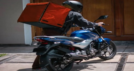 Motoboy delivery é assaltado e tem motocicleta levada pelos criminosos