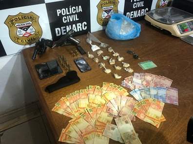 Denarc estoura "boca" e prende gangue suspeita de tráfico em Porto Velho