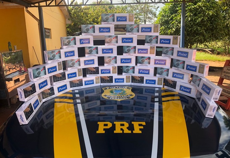 PRF realiza apreensão 3 mil maços de cigarros contrabandeados