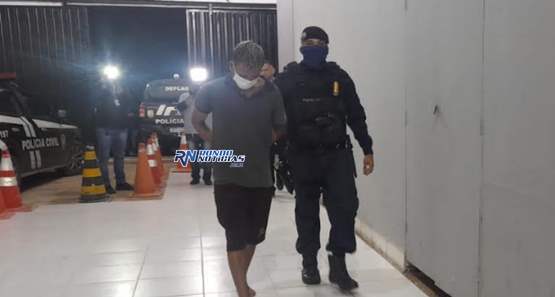 Homem é preso com faca, revólver e celular, após roubo na zona leste