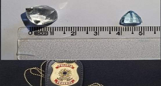 PF prende dois e apreende pedras de diamante durante operação 
 
