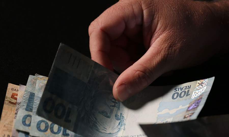 Nascidos até 1968 podem agendar saque de valores esquecidos em bancos 
