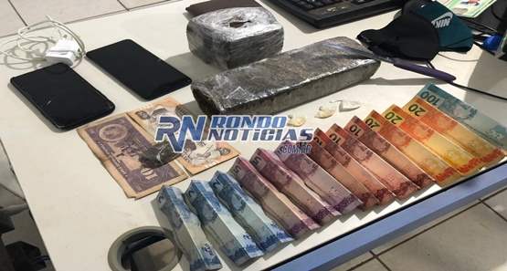 Presa dupla com um quilo de maconha, um deles engoliu duas porcões