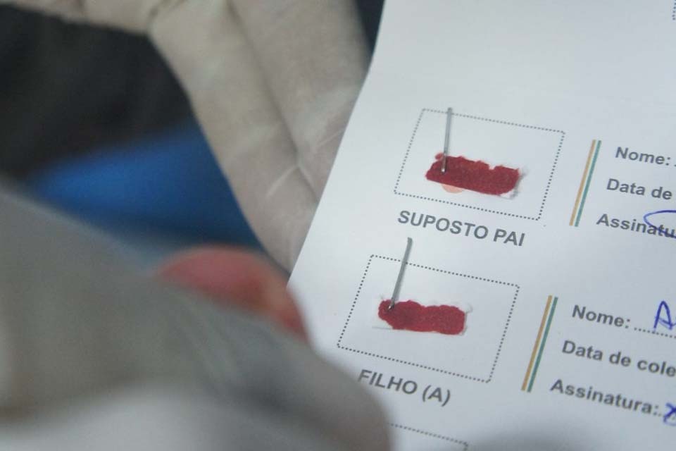 Homem descobre que não é o pai de gêmeos e cobra indenização da mãe 