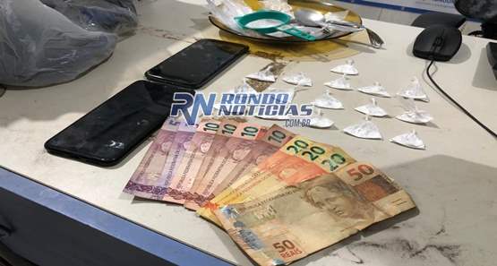 Força Tática estoura boca de fumo apreende  drogas e três pessoas na capital