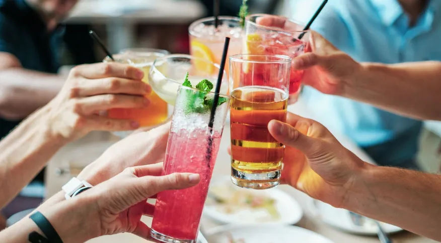 Bares e restaurantes registram melhor desempenho do ano em julho, diz associação
