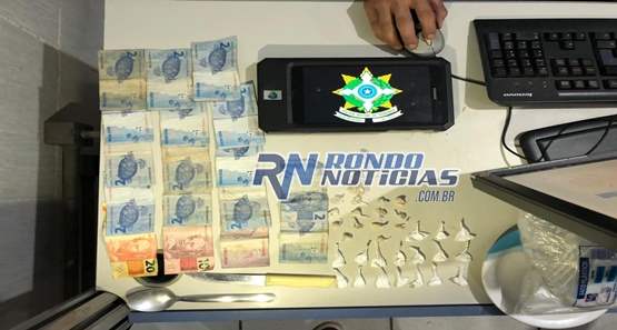 Trio é preso após ser flagrado vendendo drogas em lava jato 