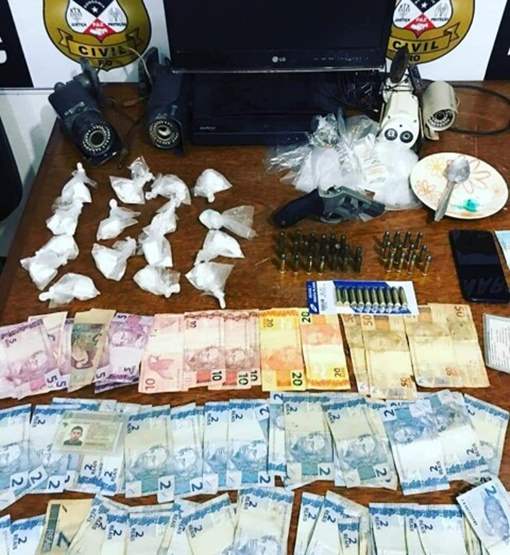 Denarc  prendem vigilante com cocaína, arma e dinheiro