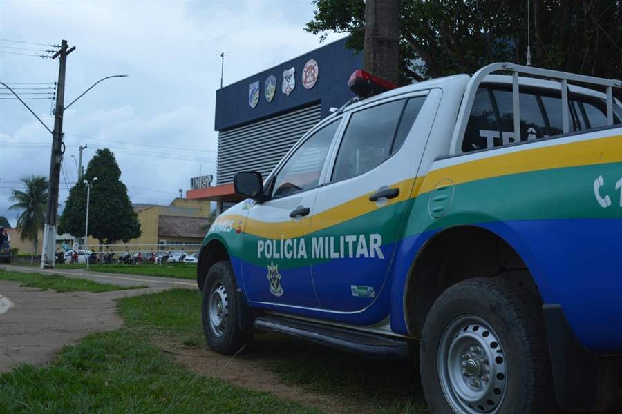 Corpo é localizado às margens de rio na zona rural 