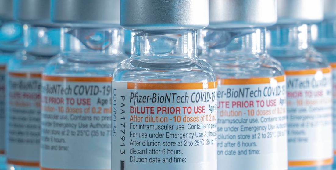 Reforço com Pfizer aumenta proteção em quem recebeu doses da CoronaVac
