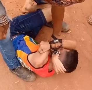 Ladrão é espancado por populares após amarrar e roubar idoso na capital