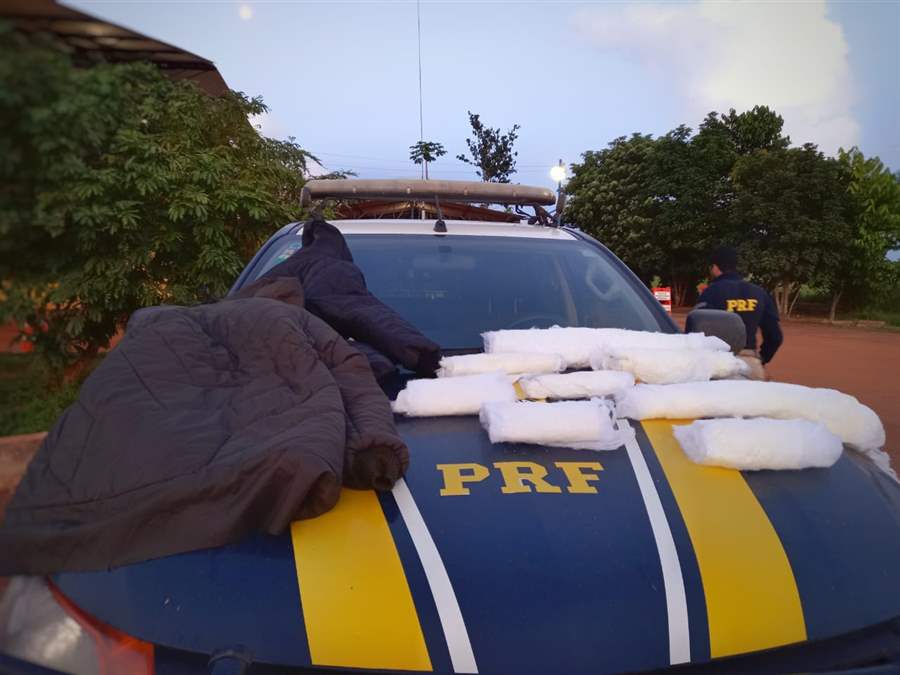 PRF prende mulher transportando cocaína líquida para a capital 