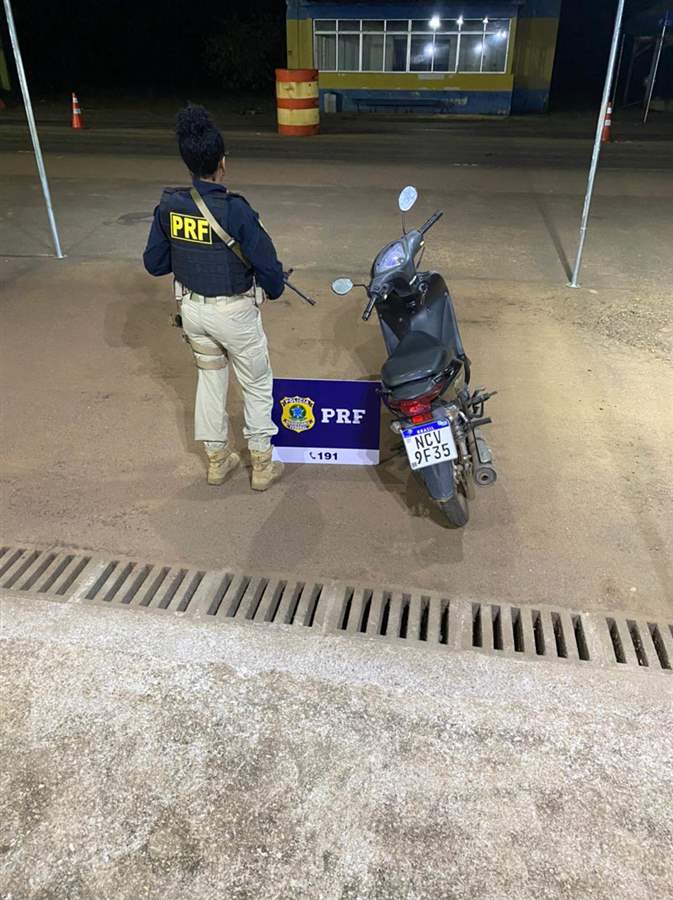 Em Porto Velho, PRF identifica moto roubada sendo levada para a Bolívia
