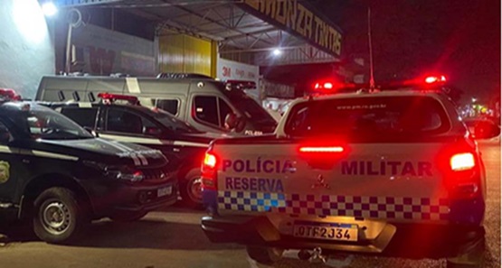 Motorista e passageiros de ônibus são ameaçados com faca por ex-presidiário