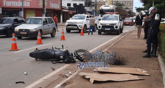 Moradora de rua fica em estado grave após ser atropelada por motociclista 