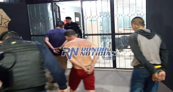 Polícia estoura “boca de fumo” e prende três elementos no Teixeirão