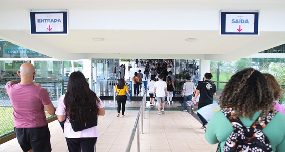 Candidatos  ao Exame Nacional do Ensino Médio têm até sexta-feira para pedir isenção de taxa