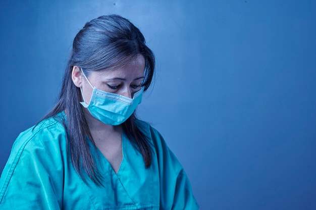 Brasil atinge 300 mil mortos por Covid-19 em pior momento da pandemia