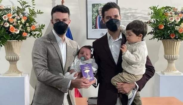 O Chile celebrou 1º casamento gay do país após a aprovação de uma mudança na lei