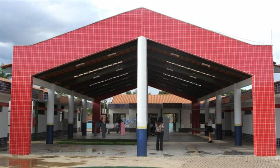 Ladrões promovem arrastão em escola pública na zona sul da Capital