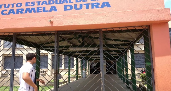 Policiais são acionados para conter aluno armado em escola 