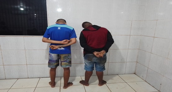 Menores são  apreendidos  pela Polícia Militar com celular roubado na zona leste  da capital 