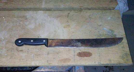 Polícia encontra no meio da rua homem morto com golpes de facão