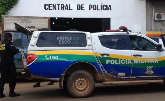 Vigilante é preso tentando vender moto roubada em rede social 