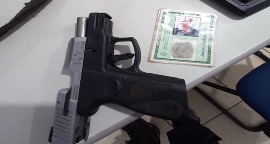 Homem é preso com arma durante abordagem policial na capital 