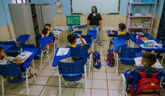 Processo seletivo classifica 45 professores para bolsas de mestrado 