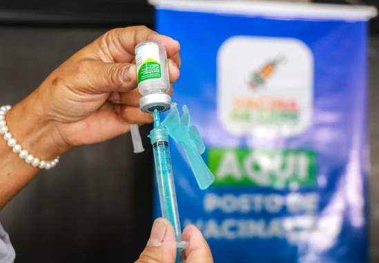 Campanha de vacinação contra a gripe começa em 4 de abril, anuncia ministério
