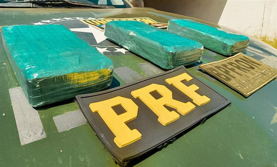 PRF apreende 3 kg de pasta base de cocaína em ação integrada com PMRO e NIIF