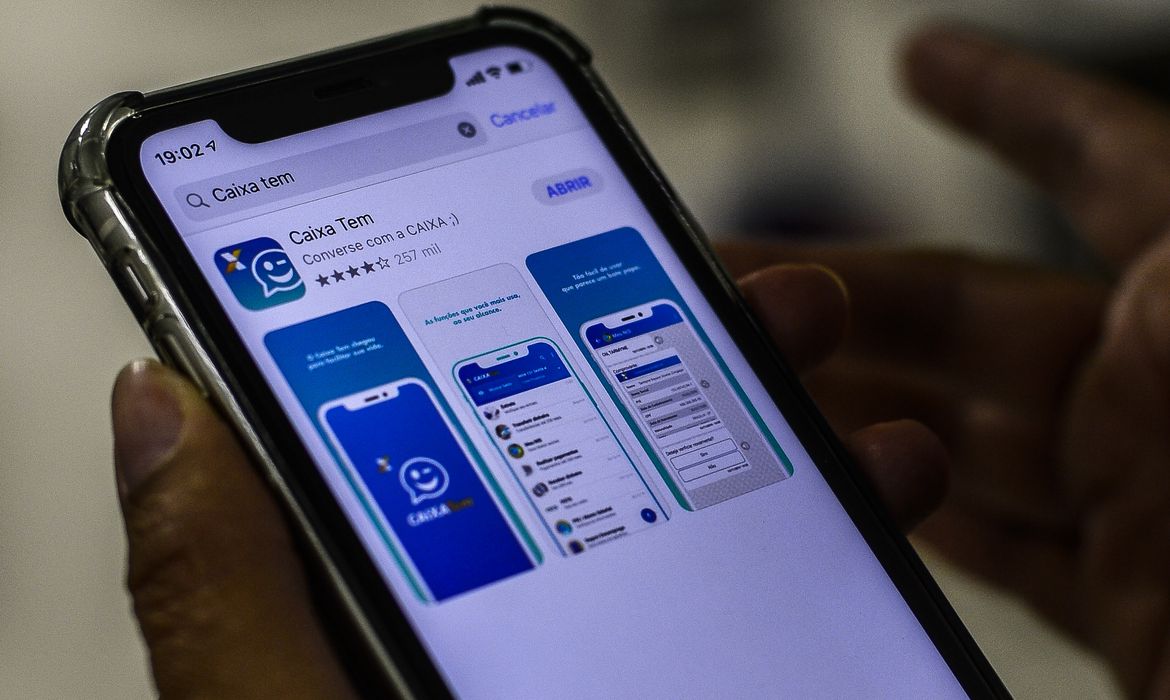 Trabalhadores nascidos em outubro podem sacar até R$ 1 mil no FGTS
