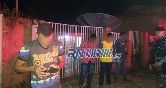 Polícia Militar prende  quarteto em flagrante  com armas de fogo municiadas