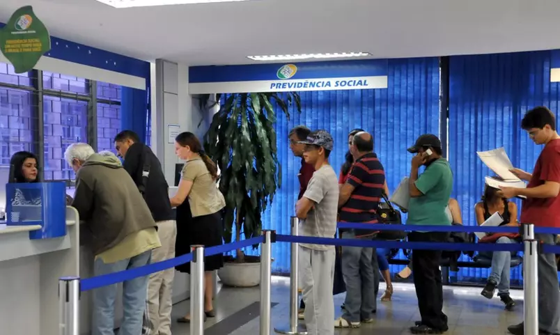 Novo golpe pede que idosos façam 'prova de vida' por WhatsApp
