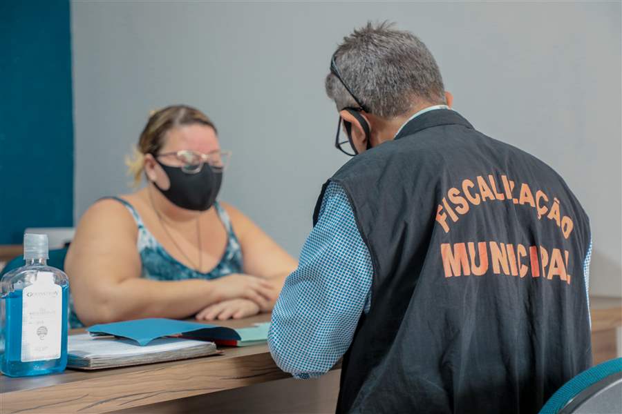 Prefeitura orienta comércios sobre regras de prevenção contra a Covid-19