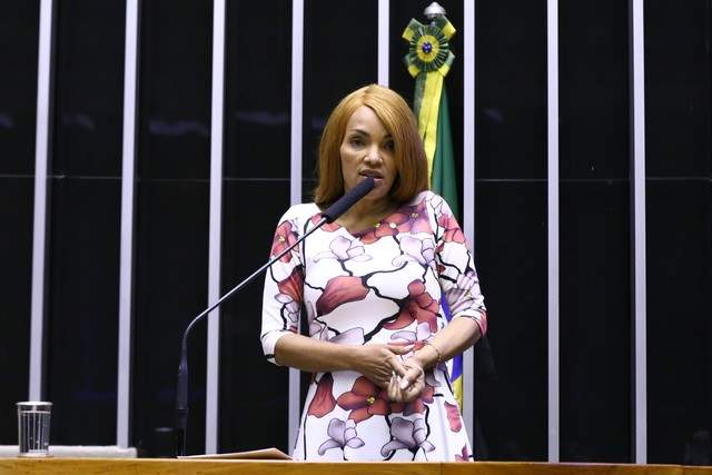 Após cassação Flordelis entra com pedido de habeas corpus para evitar prisão