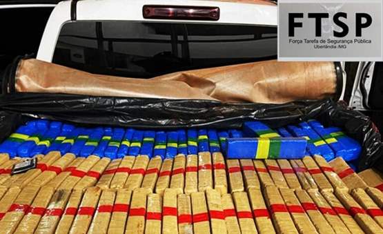 Caminhonete é apreendida pela PRF com mais de uma tonelada de maconha 