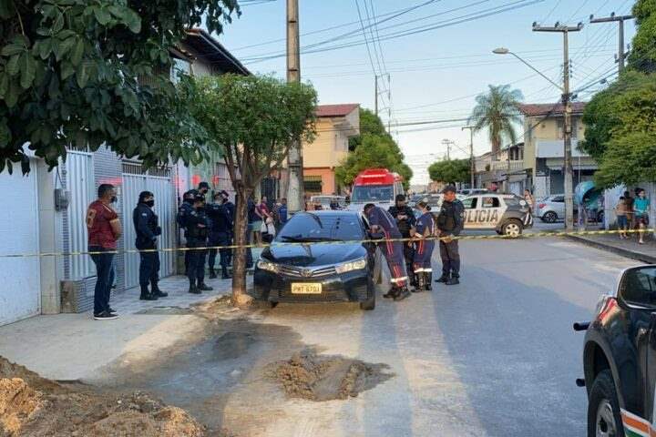 Assaltante de 16 anos vai roubar policial e acaba morto; cenas fortes
